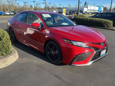 Used 2023 Toyota Camry XSE w/ Cold Weather Package image 7