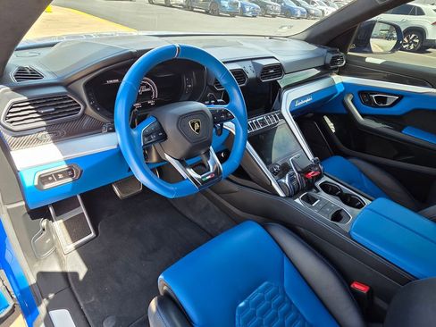 Used 2020 Lamborghini Urus AWD/4WD image 5