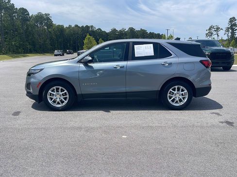 Used 2024 Chevrolet Equinox LT w/ Driver Convenience Package FWD image 4