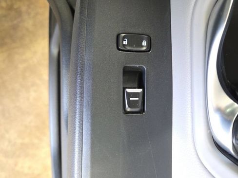 Used 2025 Honda Pilot EX-L image 22