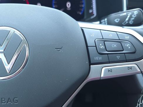 Used 2025 Volkswagen Taos SEL AWD/4WD image 26