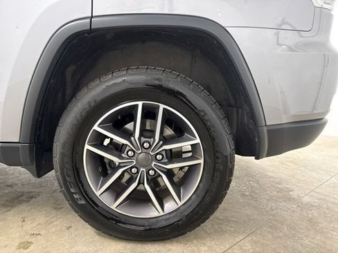 Used 2021 Jeep Grand Cherokee Limited w/ Premium Lighting Group AWD/4WD image 10
