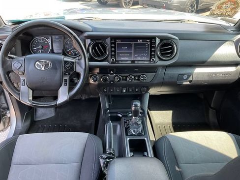 Used 2020 Toyota Tacoma TRD Off-Road w/ Technology Package AWD/4WD image 4