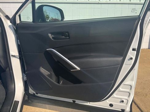 Used 2022 Toyota Corolla Cross LE image 28