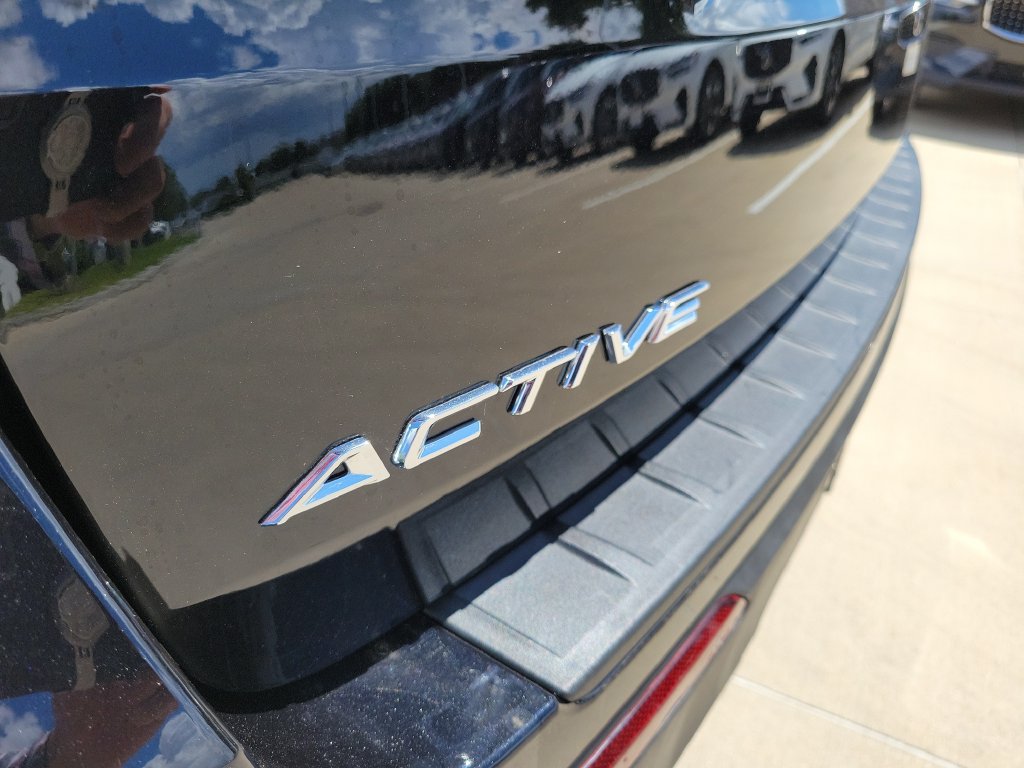 Used 2026 Ford Explorer Active AWD/4WD image 13