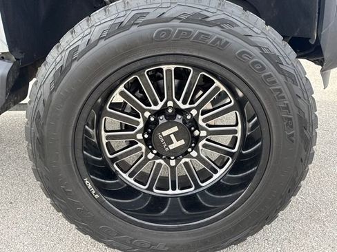 Used 2024 GMC Sierra 2500 Denali Ultimate image 11