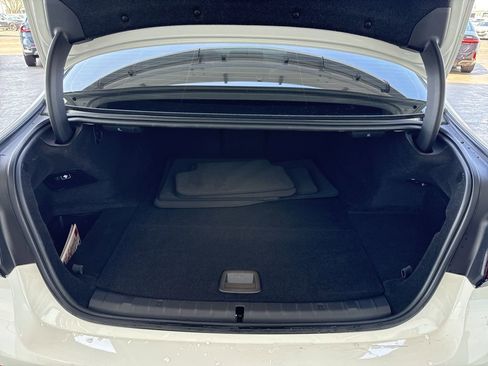 Used 2023 BMW 530e xDrive w/ Convenience Package image 21