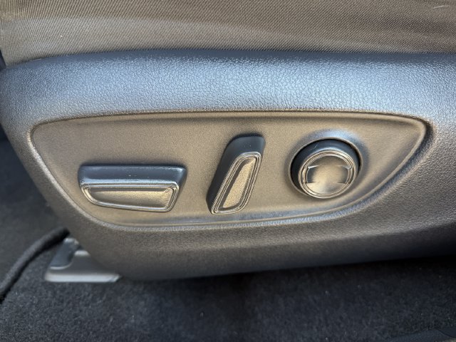 Used 2025 Toyota RAV4 XLE w/ Convenience Package FWD image 25