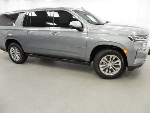 Used 2023 Chevrolet Suburban High Country AWD/4WD image 13