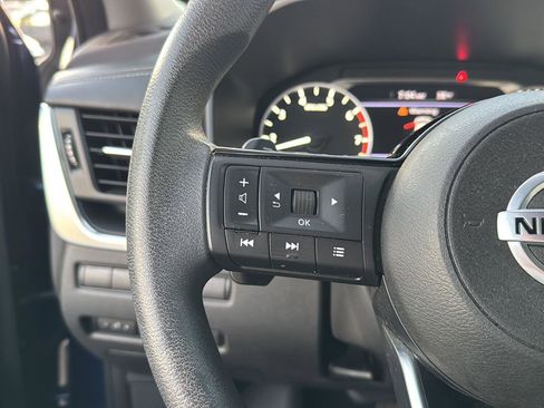 Used 2021 Nissan Rogue S image 18