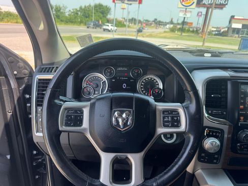 Used 2017 RAM 1500 Laramie w/ Convenience Group AWD/4WD image 12