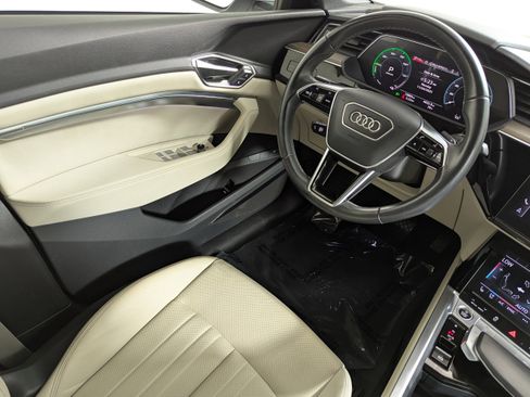 Certified 2024 Audi Q8 e-tron Premium Plus w/ Premium Plus Package image 9