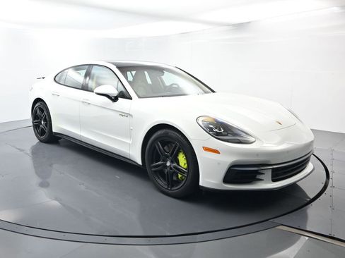 Used 2018 Porsche Panamera 4 image 17