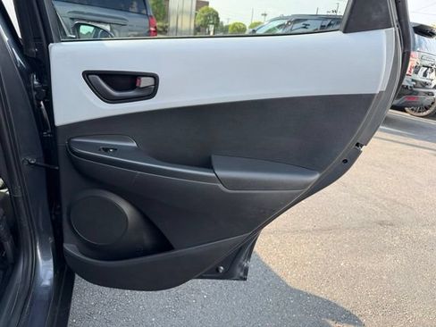 Used 2018 Hyundai Kona SEL AWD/4WD image 11