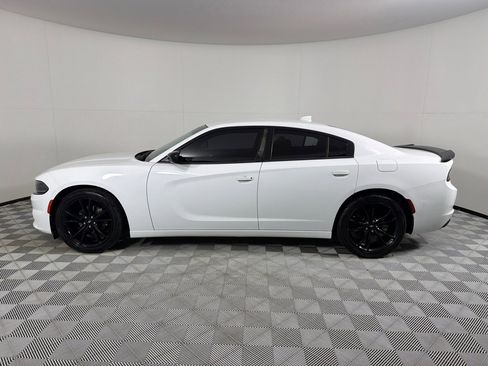 Used 2018 Dodge Charger SXT Plus w/ Blacktop Package RWD image 8