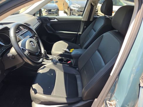 Used 2019 Volkswagen Tiguan SE w/ Panoramic Sunroof Package AWD/4WD image 10