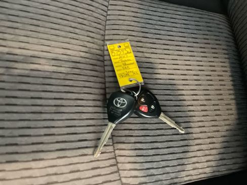 Certified 2017 Toyota 4Runner SR5 AWD/4WD image 27