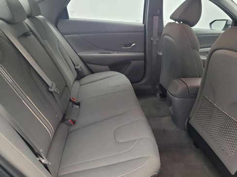 Used 2025 Hyundai Elantra SEL image 19