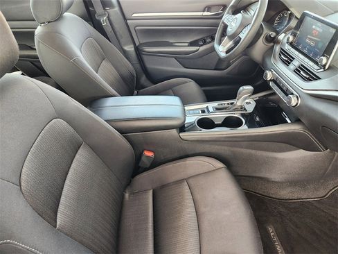 Used 2023 Nissan Altima 2.5 SV image 15