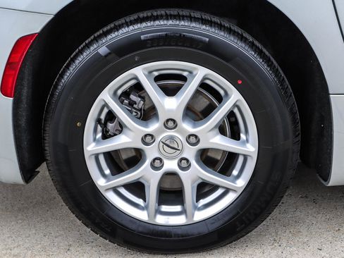 Used 2023 Chrysler Pacifica Touring-L image 24