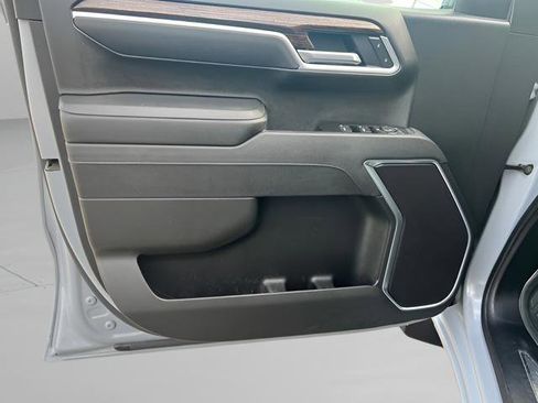 Used 2025 GMC Sierra 1500 SLE w/ Preferred Package image 14