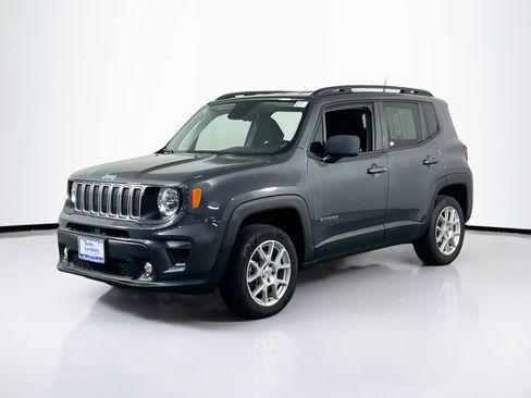 Used 2022 Jeep Renegade Latitude AWD/4WD image 1