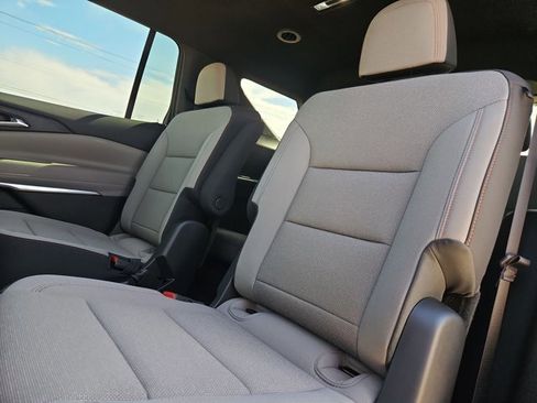 New 2026 Chevrolet Traverse LT image 16