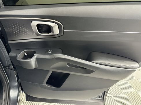 Used 2023 Kia Sorento S image 27