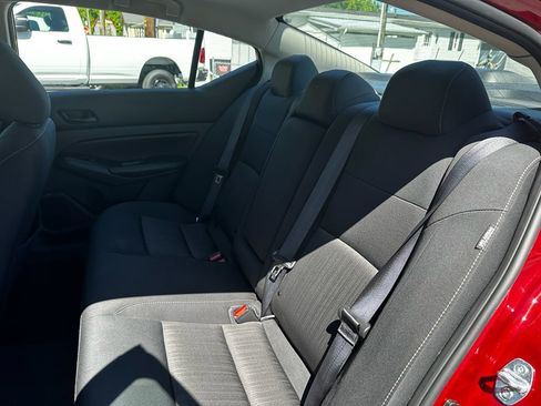 Used 2024 Nissan Altima 2.5 SV FWD image 24