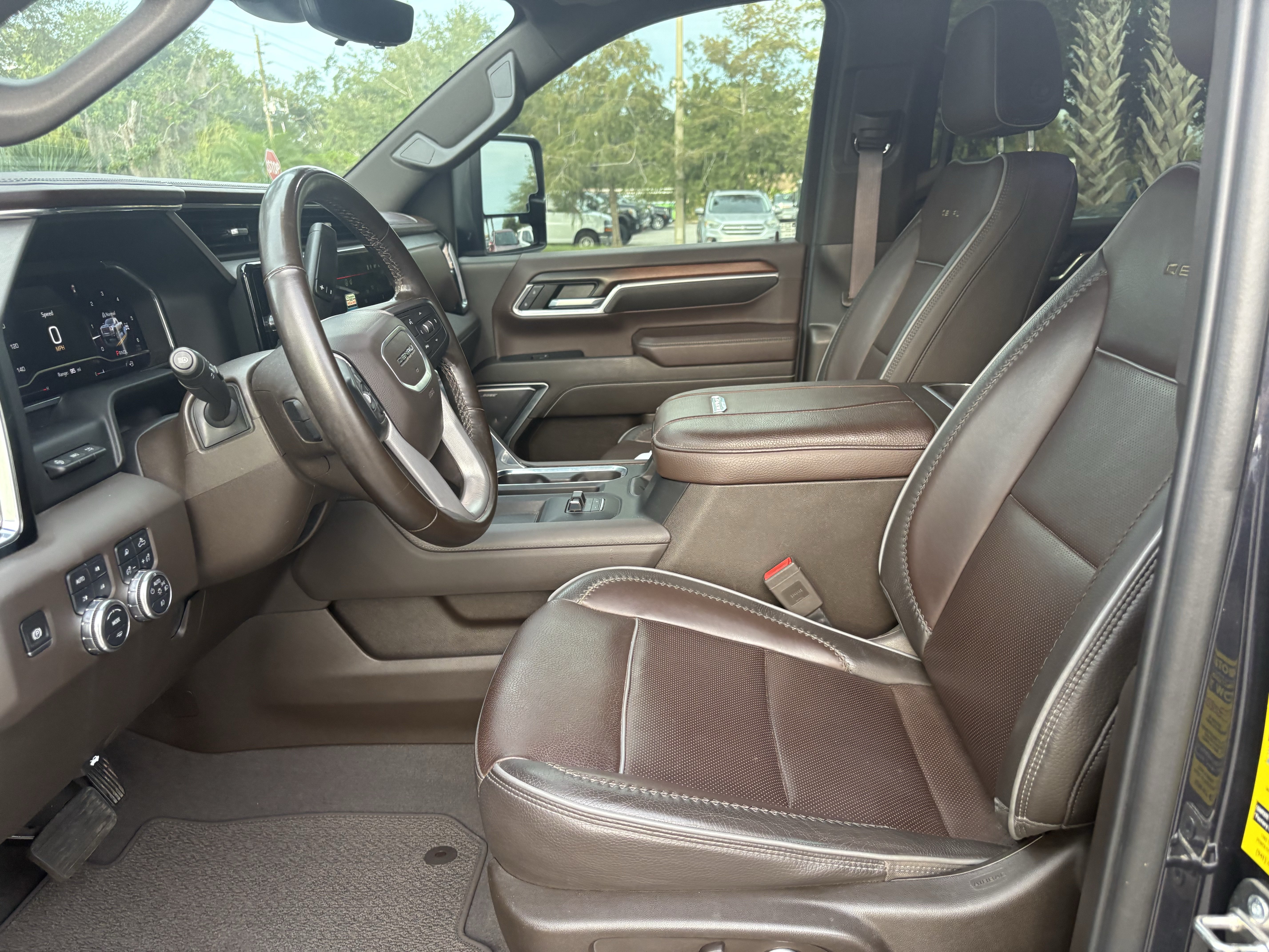 Used 2024 GMC Sierra 3500 Denali w/ Denali Reserve Package AWD/4WD image 8