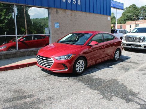 Used 2017 Hyundai Elantra SE FWD image 3