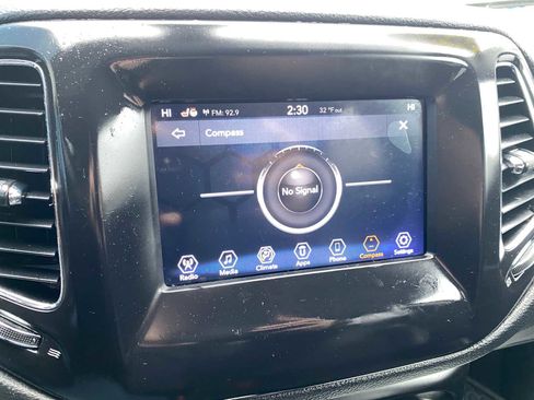 Used 2018 Jeep Compass Latitude w/ Popular Equipment Group image 20