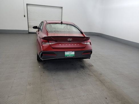 Used 2025 Hyundai Elantra Sport FWD image 6