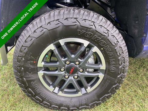 Used 2025 Toyota Tacoma TRD Sport image 10