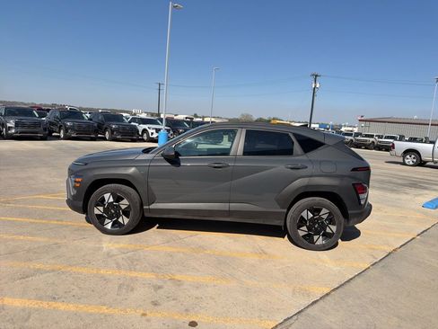 Used 2025 Hyundai Kona SEL image 4