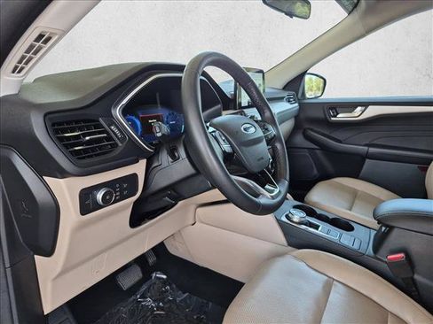 Used 2022 Ford Escape SEL w/ Technology Package AWD/4WD image 10