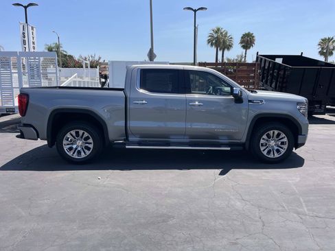 New 2026 GMC Sierra 1500 Denali w/ Technology Package AWD/4WD image 4