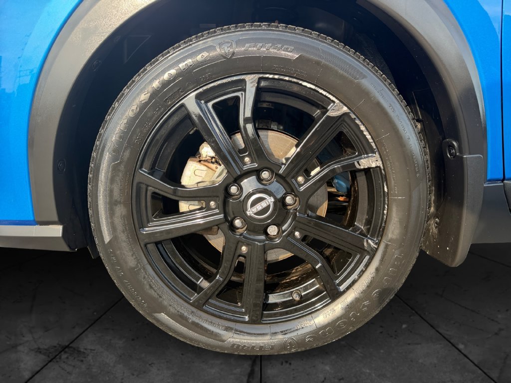 Used 2023 Nissan Kicks SR w/ SR Premium Package FWD image 14