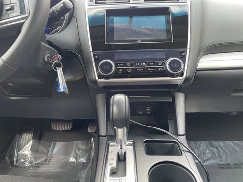 Used 2018 Subaru Outback 2.5i Premium image 17