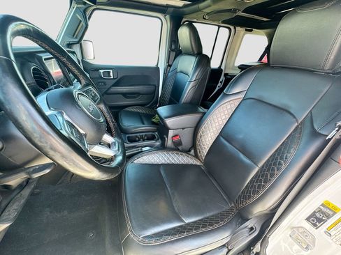 Used 2022 Jeep Wrangler Unlimited Sahara AWD/4WD image 23