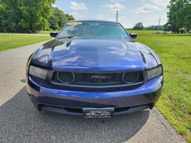 Used 2010 Ford Mustang GT RWD image 3