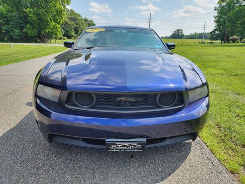 Used 2010 Ford Mustang GT RWD image 3