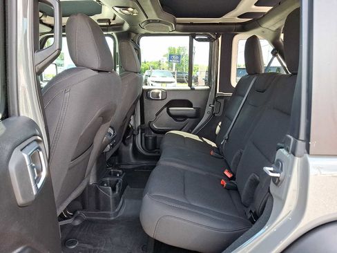 Used 2022 Jeep Wrangler Unlimited Sport AWD/4WD image 8