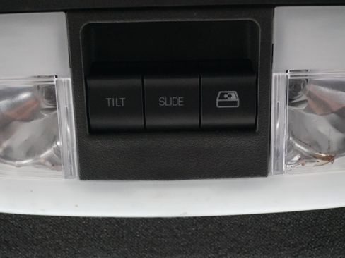 Used 2016 Ford F250 Platinum w/ FX4 Off-Road Package image 27