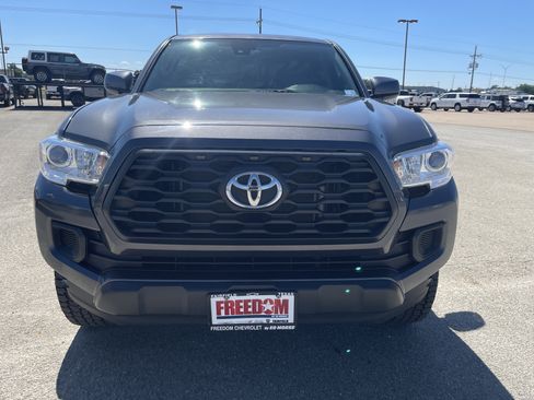 Used 2021 Toyota Tacoma SR w/ SR Convenience Package RWD image 9