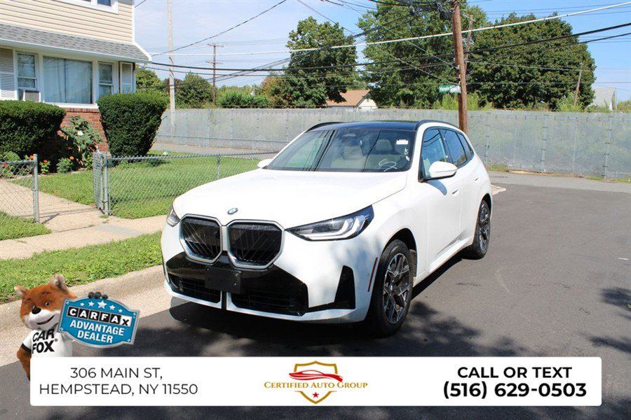 Used 2025 BMW X3 xDrive30i AWD/4WD image 3