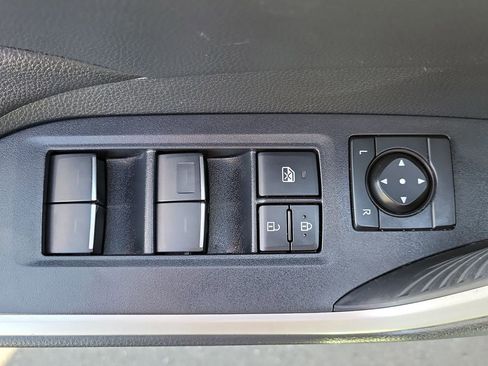 Used 2023 Toyota RAV4 XLE Premium image 21