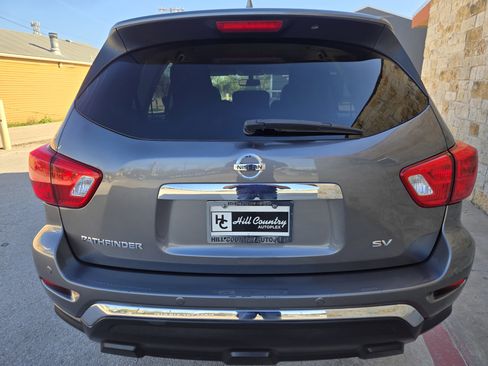 Used 2019 Nissan Pathfinder SV image 18