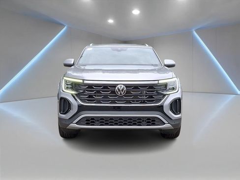 Certified 2025 Volkswagen Atlas Cross Sport SE AWD/4WD image 2