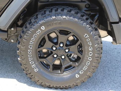 Used 2023 Jeep Wrangler Unlimited w/ Cold Weather Group AWD/4WD image 7